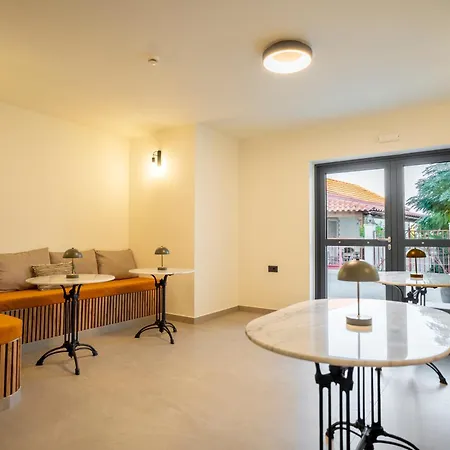 Naiades Bed and Breakfast 3*